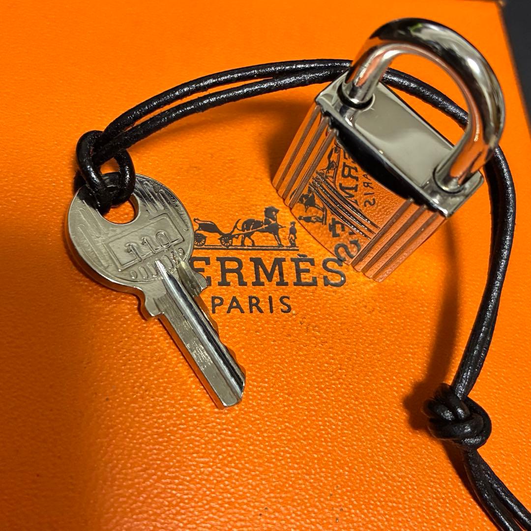 エルメス シルバー　カデナ　南京錠　パドロック　鍵　キー　NO110